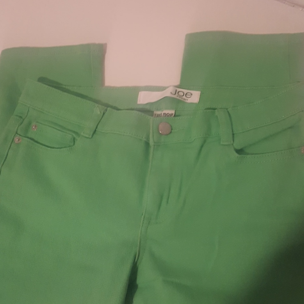 Joe Fresh green jean Capri's size 2 Slim